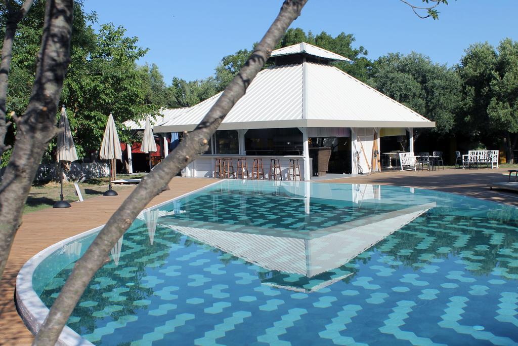 Despotiko Apt. Hotel & Suites Toroni Buitenkant foto